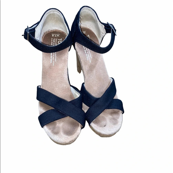 Toms wedges size 7 1/2 wide black - Picture 3 of 5